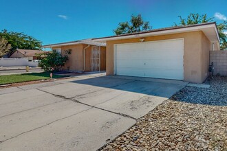 7300 Aladdin Ct NW in Albuquerque, NM - Building Photo - Building Photo