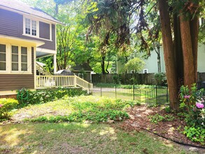 220 E Vermont Ave in Southern Pines, NC - Building Photo - Building Photo