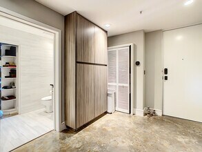 525 E Jackson St, Unit 608 in Orlando, FL - Building Photo - Building Photo