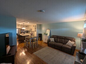 6186 S Pointe Dr SW in Rochester, MN - Foto de edificio - Building Photo