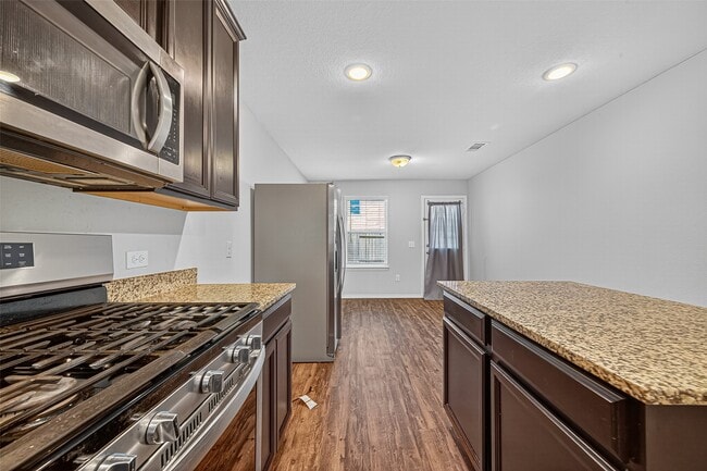 property at 1830 Cormorant Cres