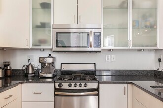 1709 New Hampshire Ave NW in Washington, DC - Building Photo - Building Photo