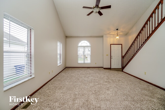 455 Dover Pond Dr in Columbus, OH - Foto de edificio - Building Photo