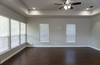 1019 W Rosewood Ave in San Antonio, TX - Foto de edificio - Building Photo