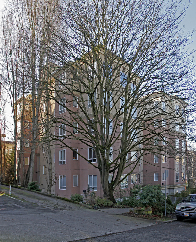 Boylston Howell Apartments in Seattle, WA - Building Photo - Building Photo