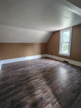 1635 Charles St in Rockford, IL - Building Photo - Building Photo