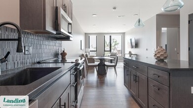 299 DeBaliviere Ave in St. Louis, MO - Building Photo - Building Photo