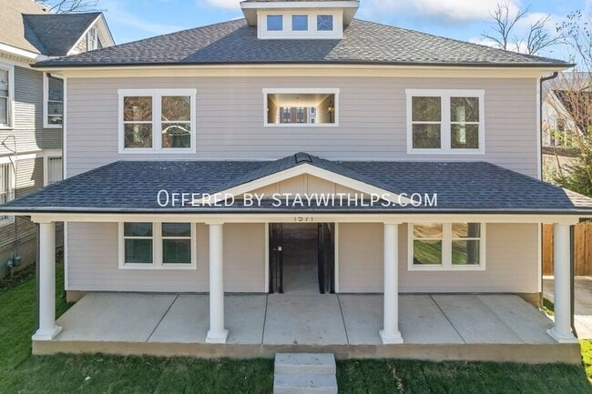 property at 1571 Court Ave