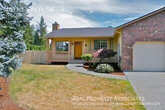 4033 134th Pl SW in Lynnwood, WA - Building Photo - Building Photo