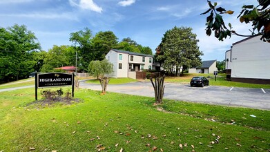 Highland Park Townhome Apartments in Birmingham, AL - Foto de edificio - Building Photo