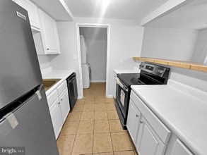 9300 Hagel Cir in Lorton, VA - Foto de edificio - Building Photo