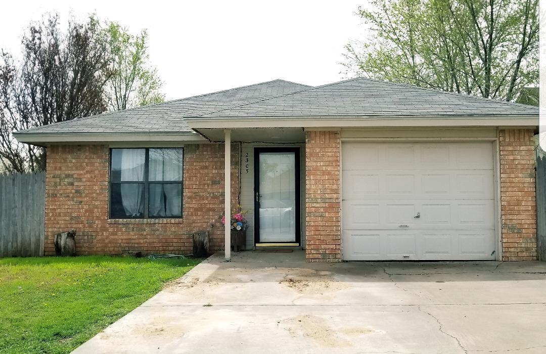 2305 92nd St in Lubbock, TX - Building Photo