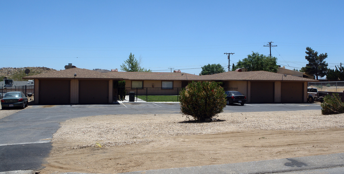 20267 Otoe Rd in Apple Valley, CA - Building Photo