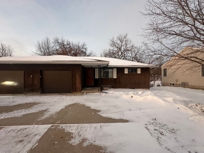 property at 809 2nd Ave NE