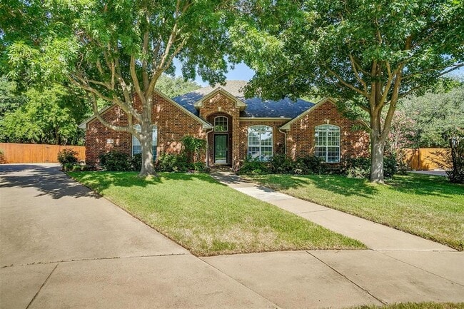 750 Shady Tree Ct in Burleson, TX - Building Photo - Building Photo