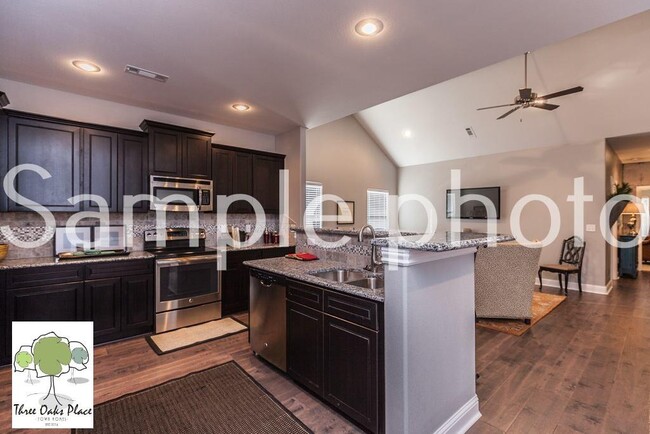 property at 2003 S Dixieland Rd