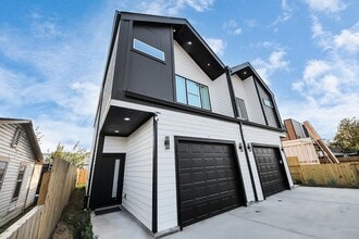 8533 Amadwe St in Houston, TX - Building Photo - Building Photo