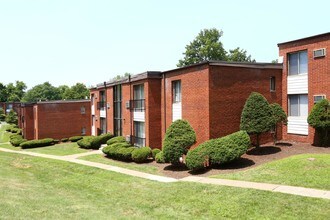 Forest Park in Rocky Hill, CT - Foto de edificio - Building Photo