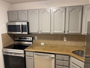 124 NE 19th Ct, Unit 102B in Wilton Manors, FL - Building Photo - Building Photo