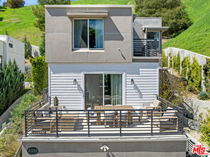 4969 Llano Dr in Los Angeles, CA - Foto de edificio - Building Photo