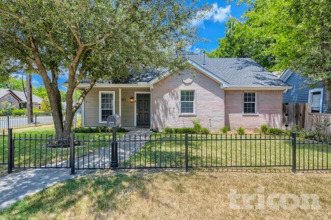 901 Anthony St in McKinney, TX - Building Photo - Building Photo