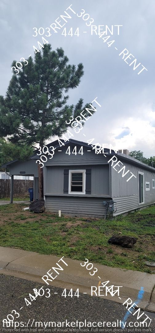property at 721 Glen Moor St