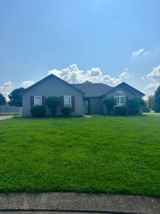 16 Garden Gate Dr in Humboldt, TN - Foto de edificio