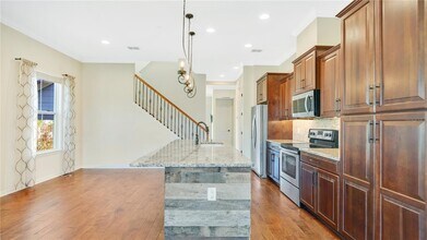 921 Taramundi Dr in Oviedo, FL - Building Photo - Building Photo