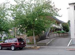 4501 Fremont Ave N in Seattle, WA - Foto de edificio - Building Photo