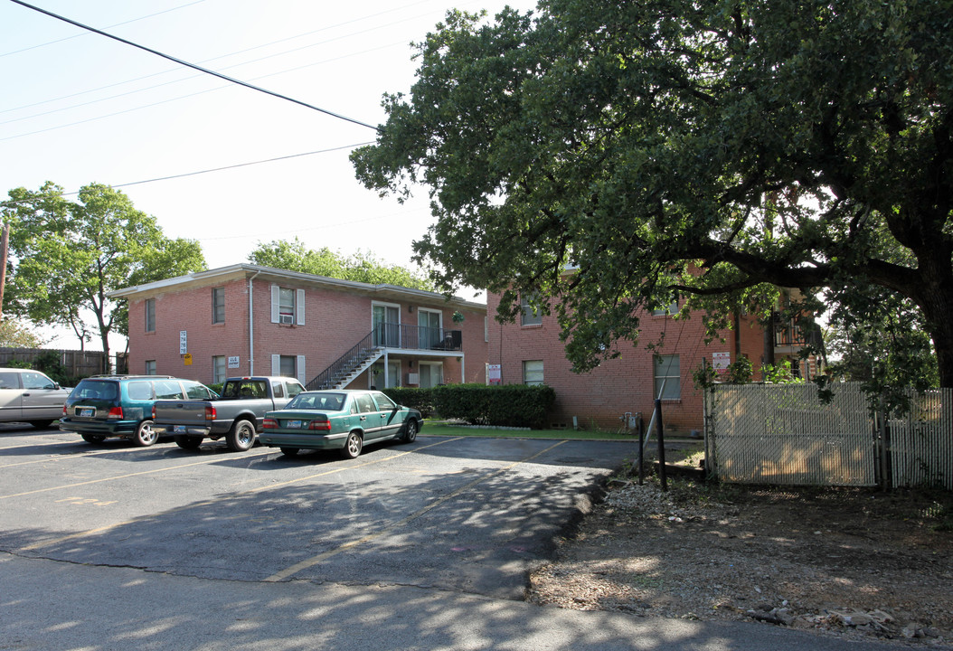 J.L.G. Apartments in Irving, TX - Building Photo