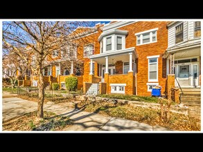 810 Brooks Ln in Baltimore, MD - Building Photo - Building Photo