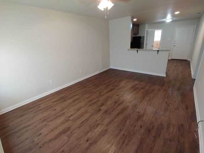 228 Karem Cir in Woodway, TX - Building Photo - Building Photo