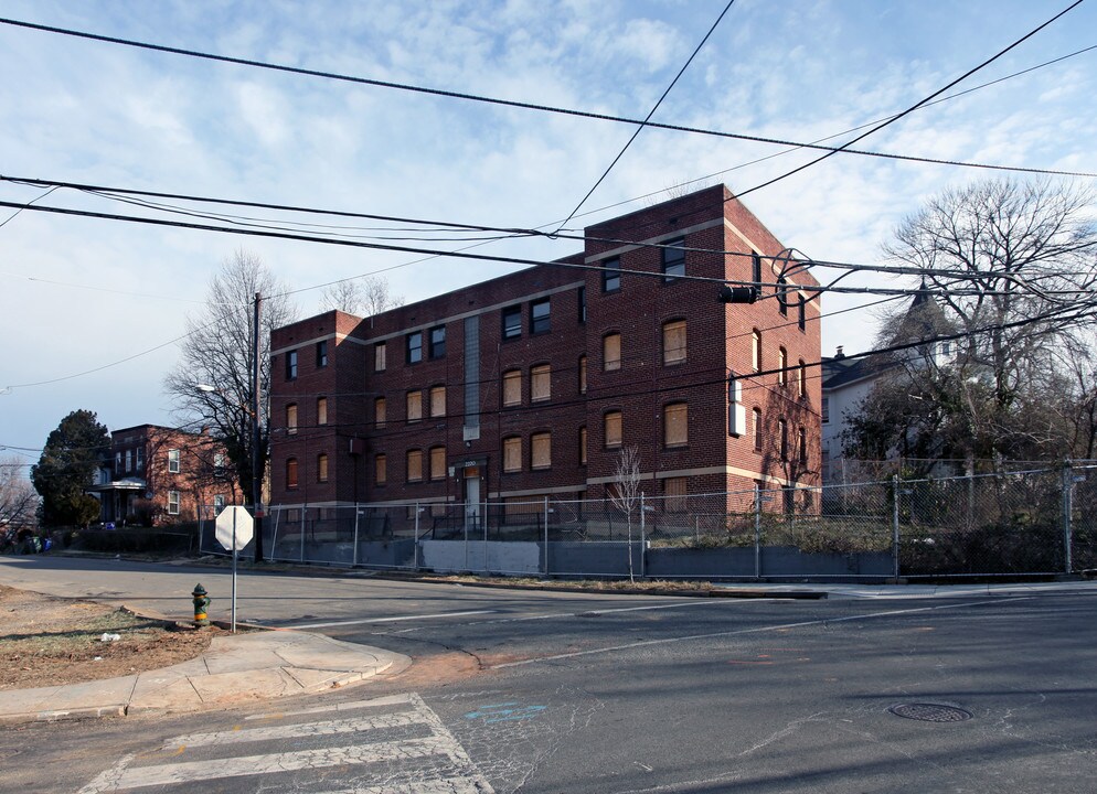 2220 Bryan Pl SE in Washington, DC - Foto de edificio