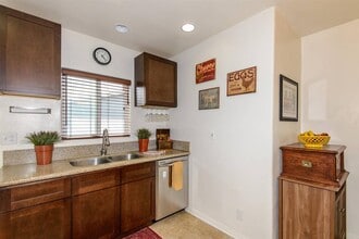 15219 Faysmith Ave in Gardena, CA - Foto de edificio - Building Photo