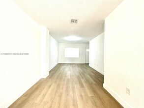 424 NW 84th St in Miami, FL - Building Photo - Building Photo