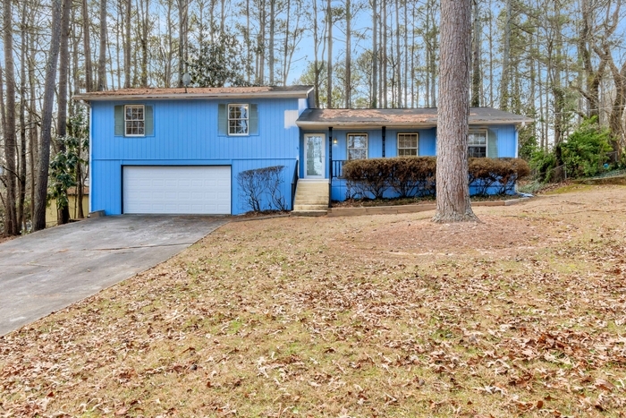 2816 Deerwood Trail in Marietta, GA - Building Photo