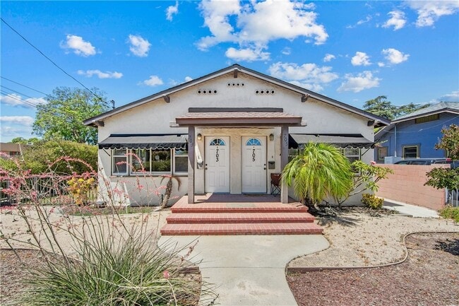 property at 703 E Walnut Ave