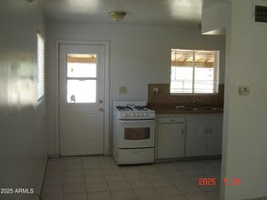 414-416 Reizen Dr in Morristown, AZ - Building Photo - Building Photo
