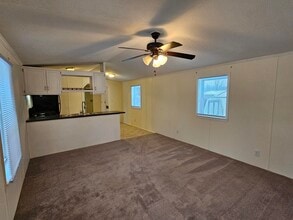 16 Noble Ln in Rome, NY - Foto de edificio - Building Photo