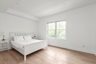 20 Secatoag Ave in Port Washington, NY - Building Photo - Building Photo