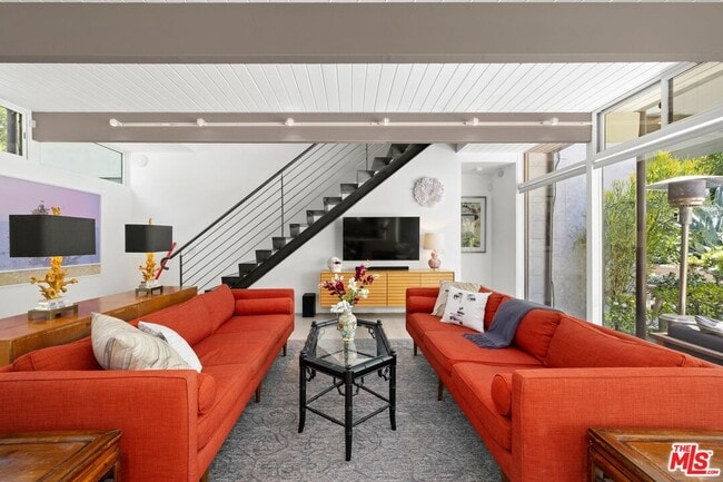 2509 Greenvalley Rd in Los Angeles, CA - Building Photo - Building Photo