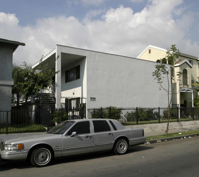 1059 Martin Luther King Jr Ave in Long Beach, CA - Building Photo - Building Photo