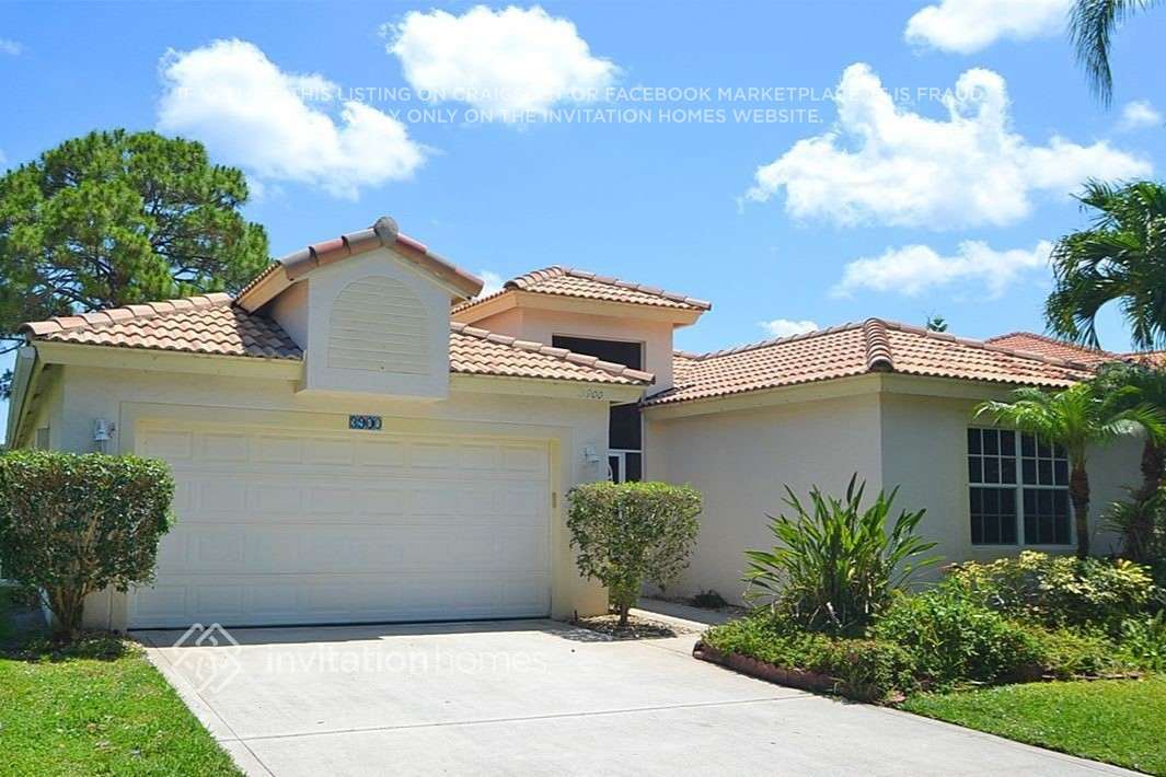 3900 Majestic Palm Way in Delray Beach, FL - Foto de edificio