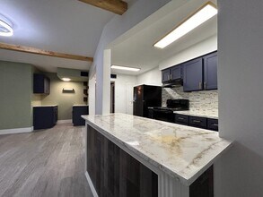 1010 S Wayside Dr in Houston, TX - Building Photo - Building Photo