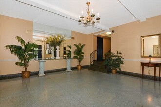 83-75 118th St-Unit -2G in Queens, NY - Building Photo - Building Photo