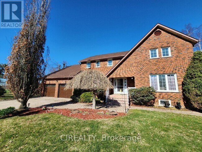 4350 Ferris Rd in Hamilton, ON - Building Photo - Building Photo