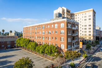 California Condominums in Long Beach, CA - Foto de edificio - Primary Photo