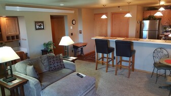 1284 Woodridge Dr, Unit Fully Furnished Apartments