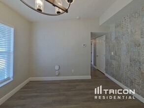 6193 39th Ave N in St. Petersburg, FL - Building Photo - Building Photo