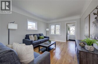 1155 Union St in Kitchener, ON - Building Photo - Building Photo